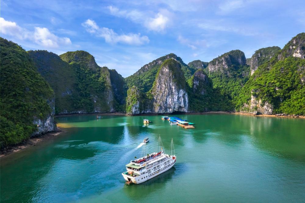 Halong et Lan Ha : quelle baie choisir pour découvrir le golfe du Tonkin ?